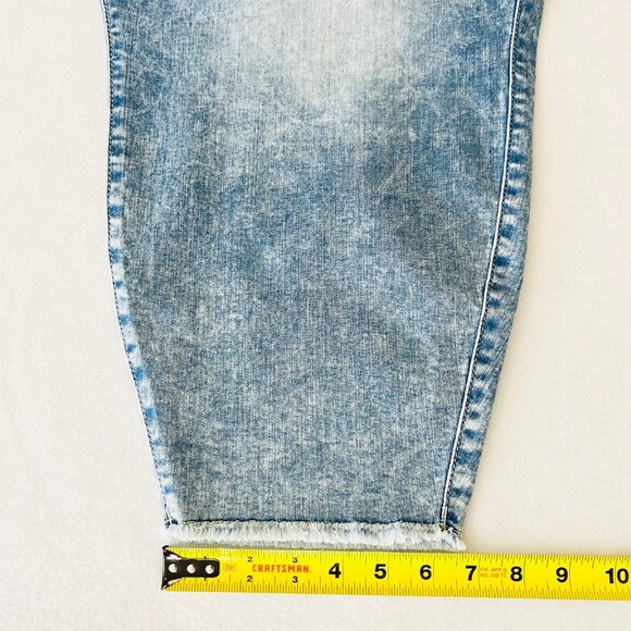NWOT Torrid Women's Super Soft Denim Jegging Size 30S Light Wash Stretch Raw Hem - Picture 11 of 12